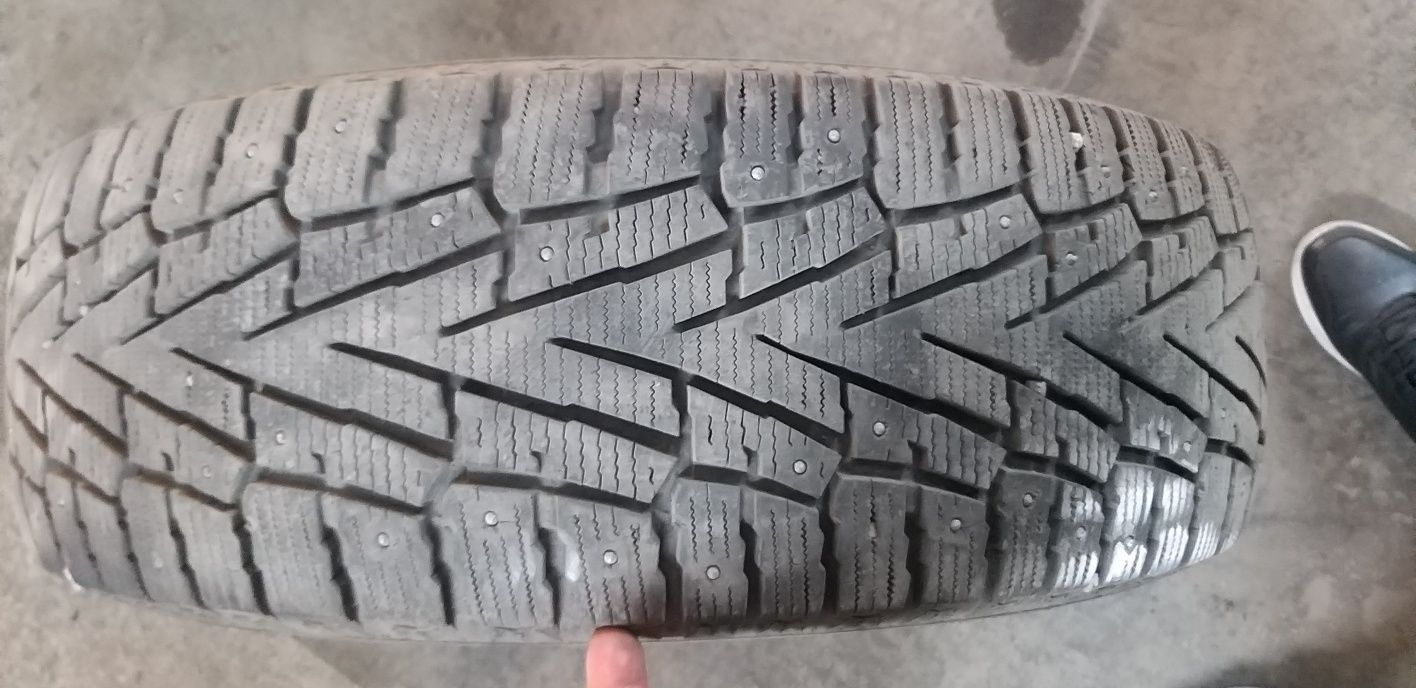 Зимние шипованные шины 265/65 r17