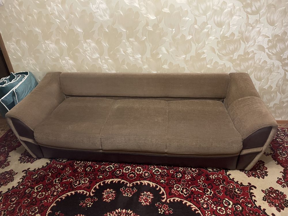 СРОЧНО продается Диван 3 местный раскладной + 2 кресло