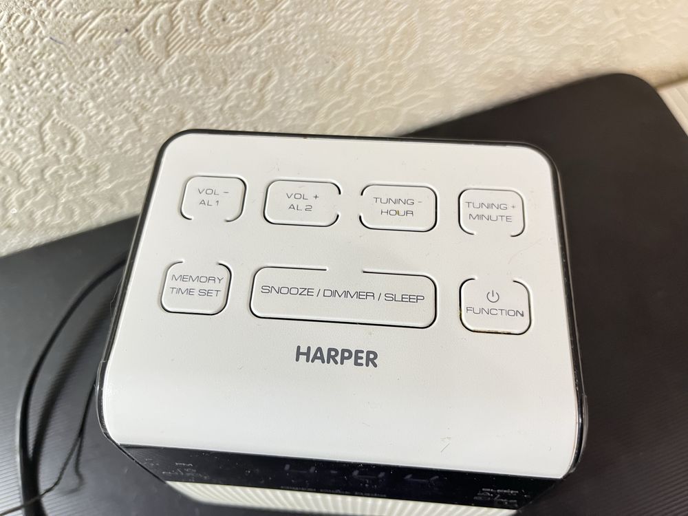 Радиобудильник HAPPER