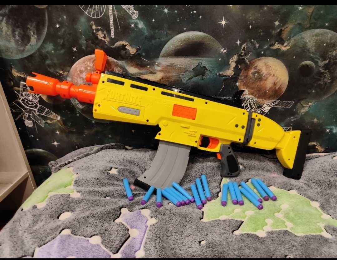 Продам пистолет NERF Fortnite BASR-L с патронами, оригинал.