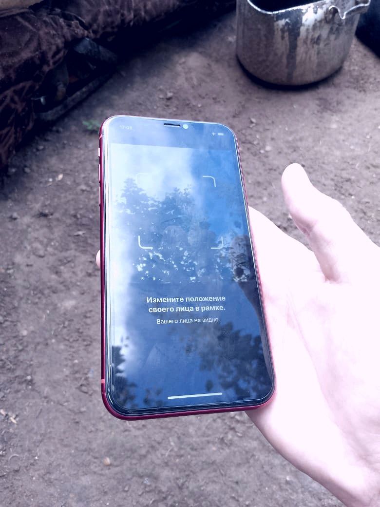 Продам iPhone XR 64GB