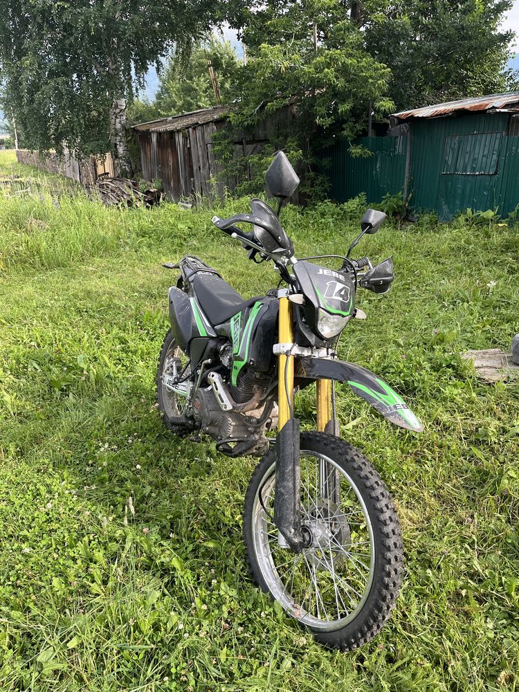 продам мотоцикл эндуро в хорошем состоянии JEBE 14