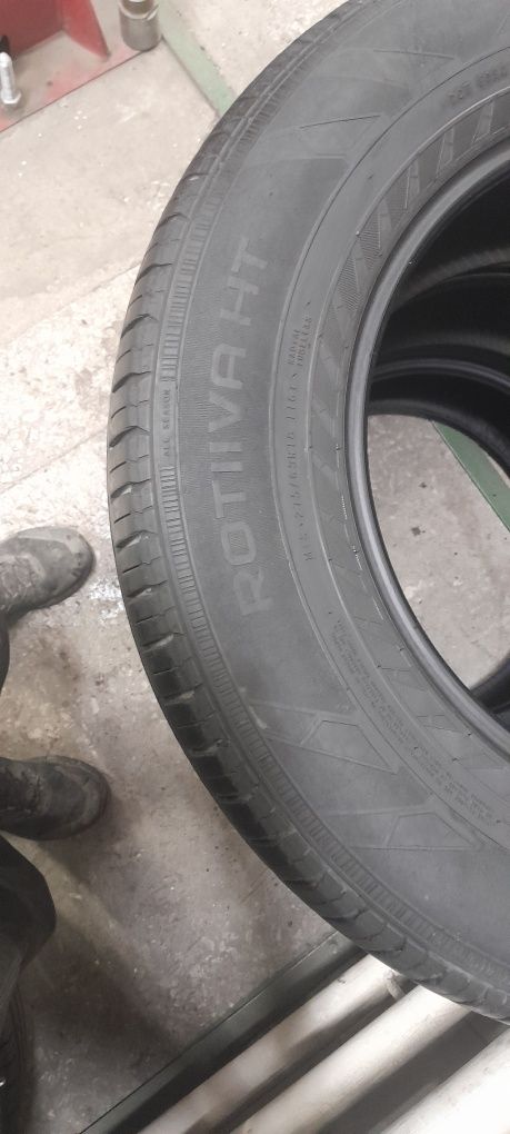 продам полу-комплект летних шин