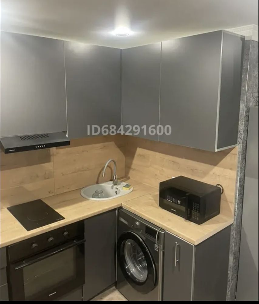 Продам 2 х комнатную в центре