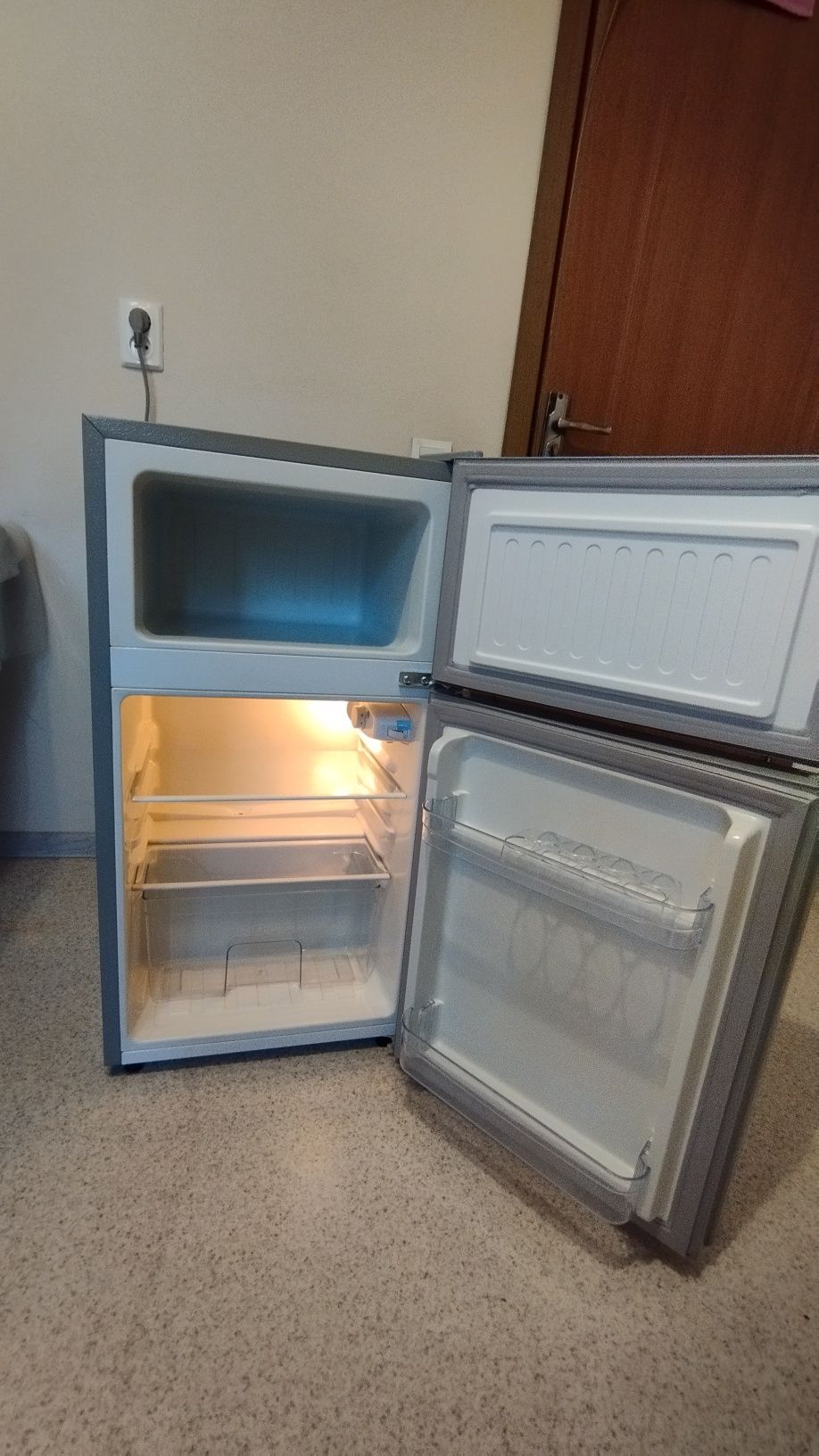 Продам холодильник