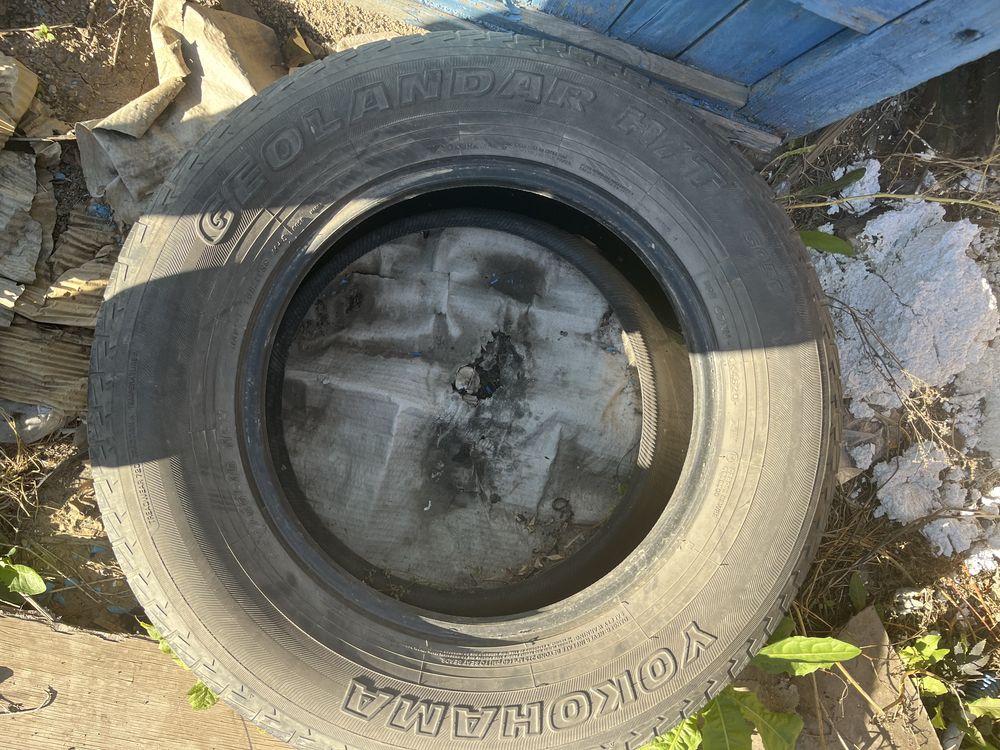 Продам шины на джип