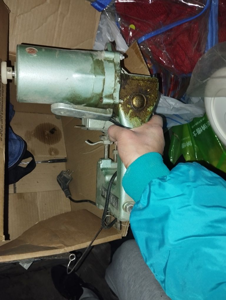 Мешкозашивочная машинка срочно продам