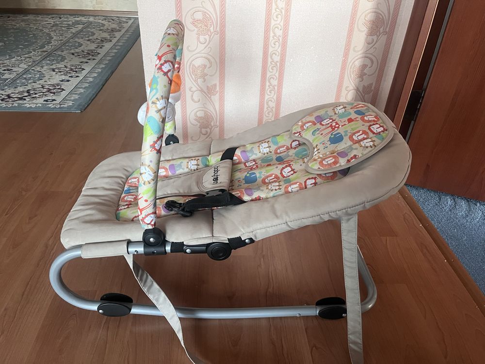 Шезлонг Babyton от рождения до года