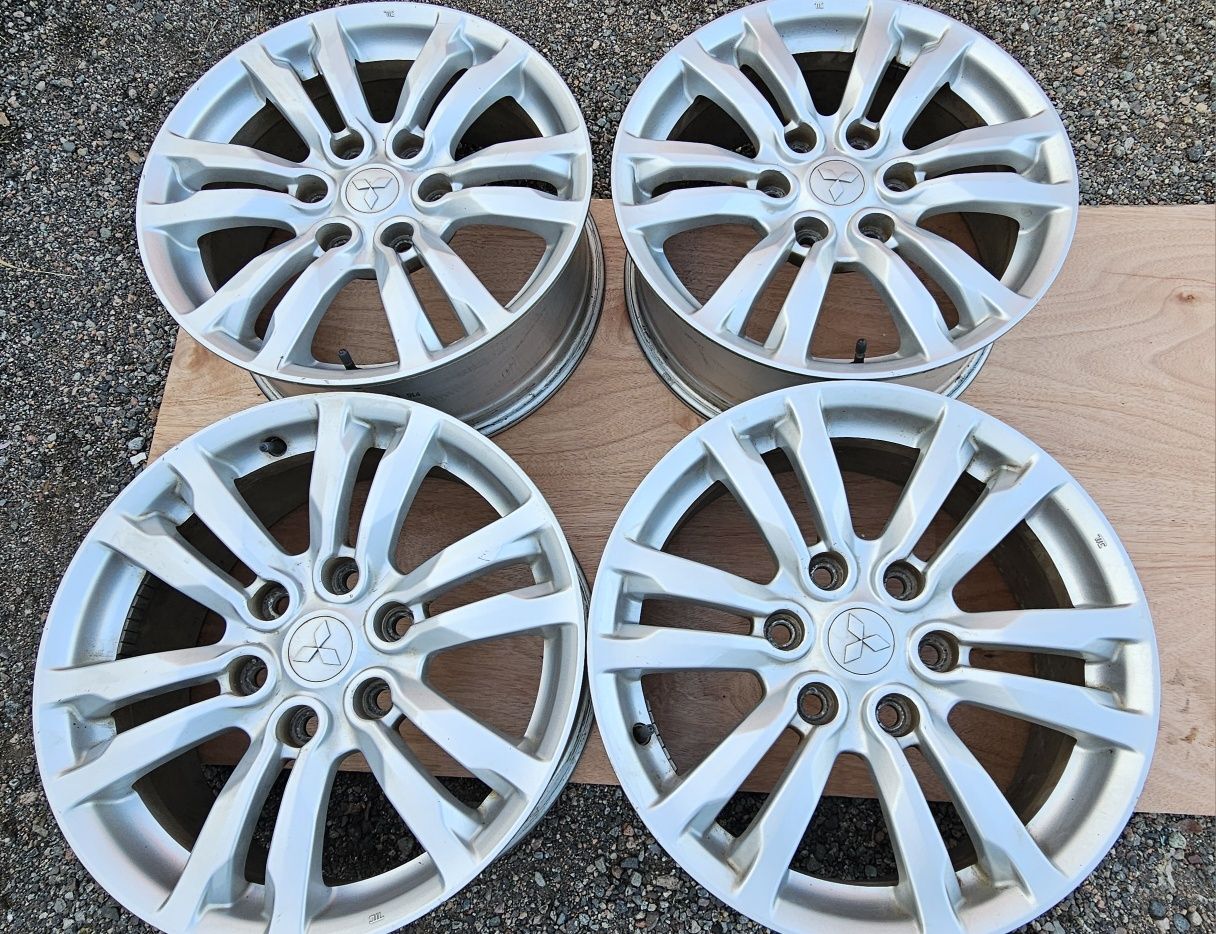 Оригинальные диски с резиной 265 60R18, NITTO NT420S, 4721, Pajero 4.