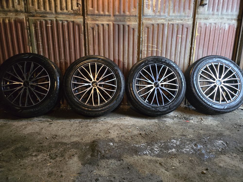 Продам диски и шины r16 205/55 диск 5/114.3 ET47  57.1