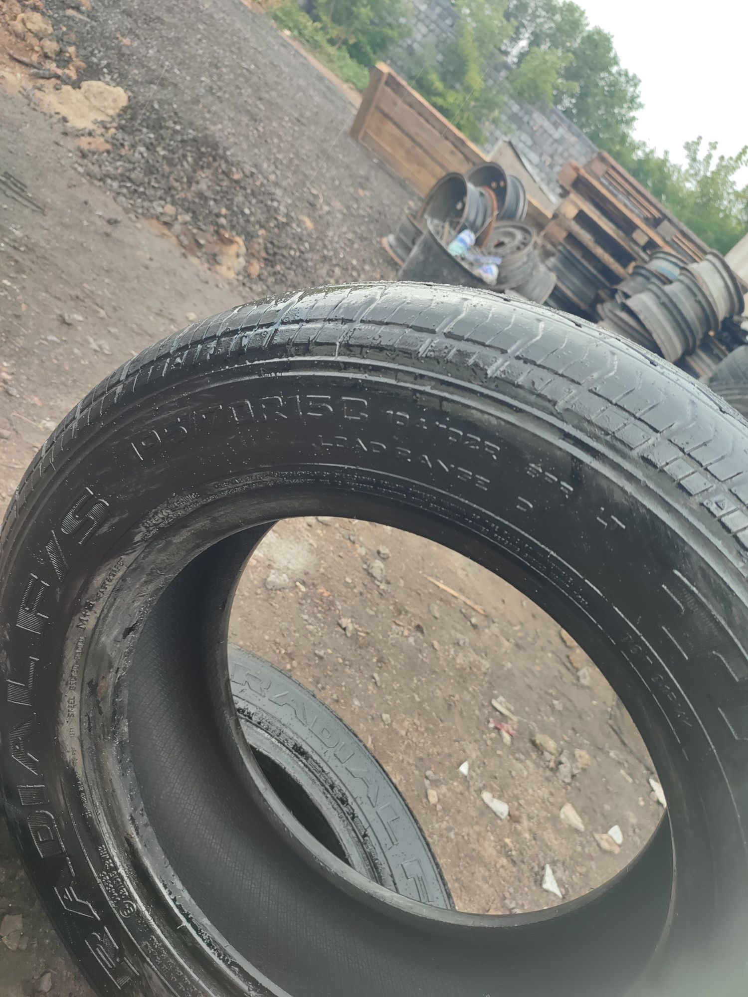 Шыны 2 шт безкамерка размер 195/70 R17