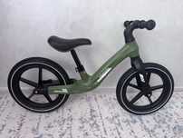 Продам новый  беговел velovity!