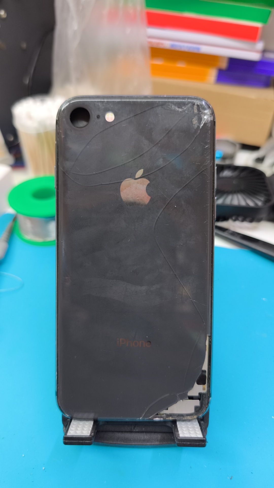 Apple iPhone 8 64GB 77%