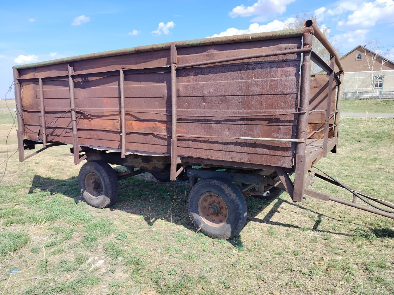 Продам срочно прицеп 500т.т25 700т. Состояние отличное.
