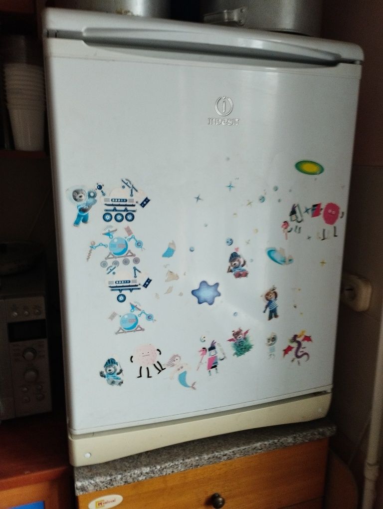 Мини холодильник Indesit