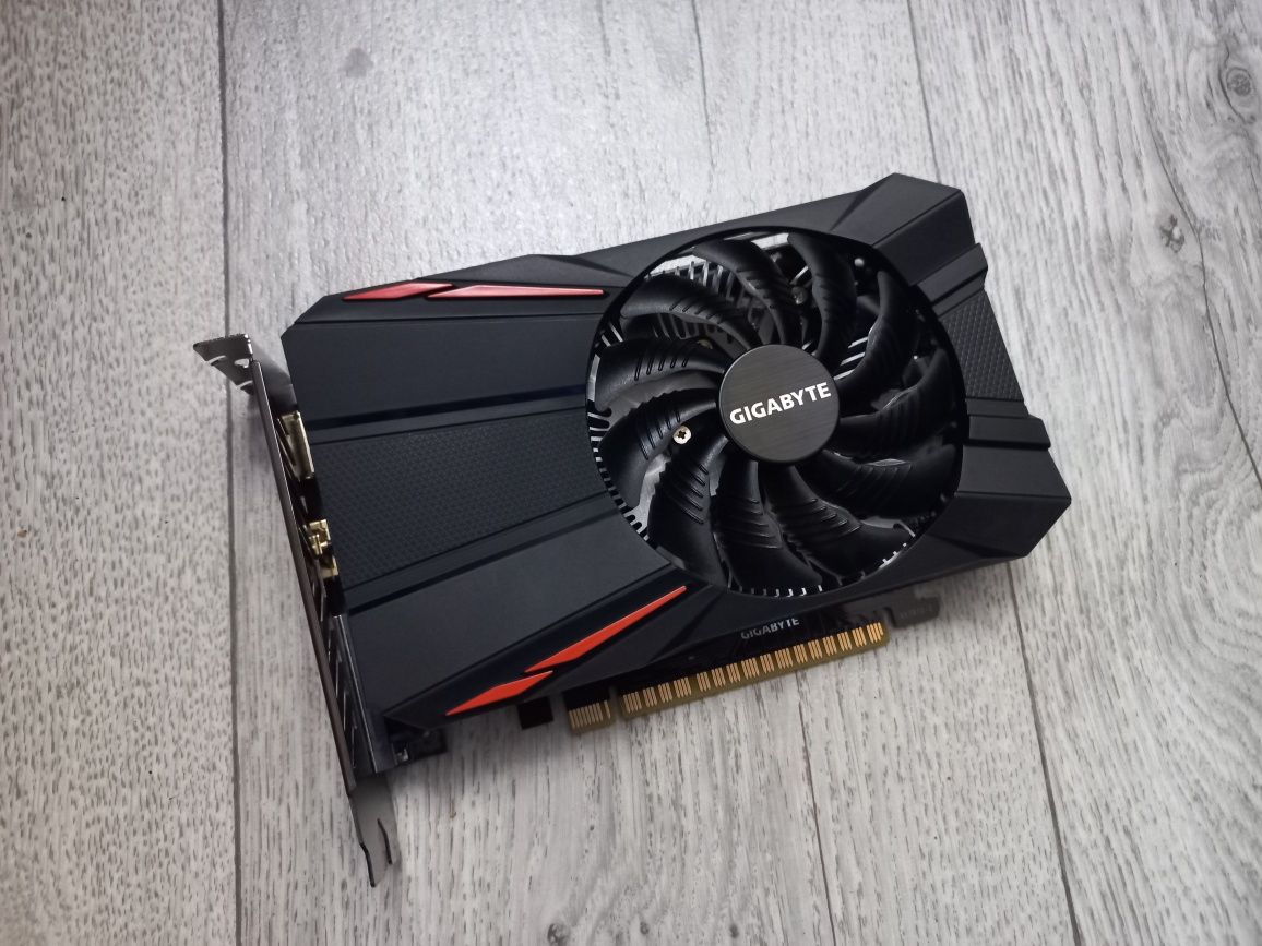 Продам видеокарту Gigabyte GeForce GTX 1050 3GB в идеальном состоянии!