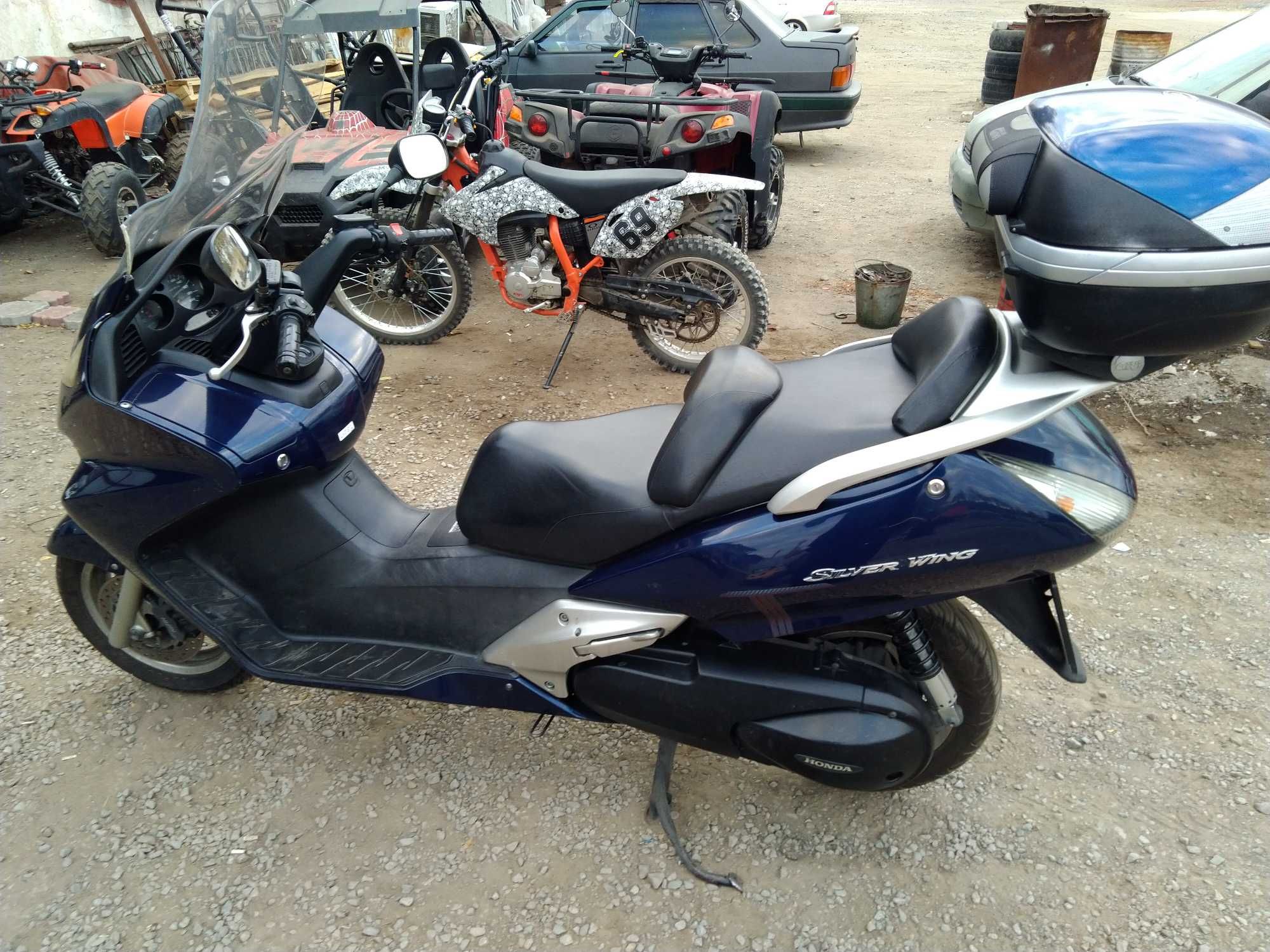 Honda Silver Wing 600