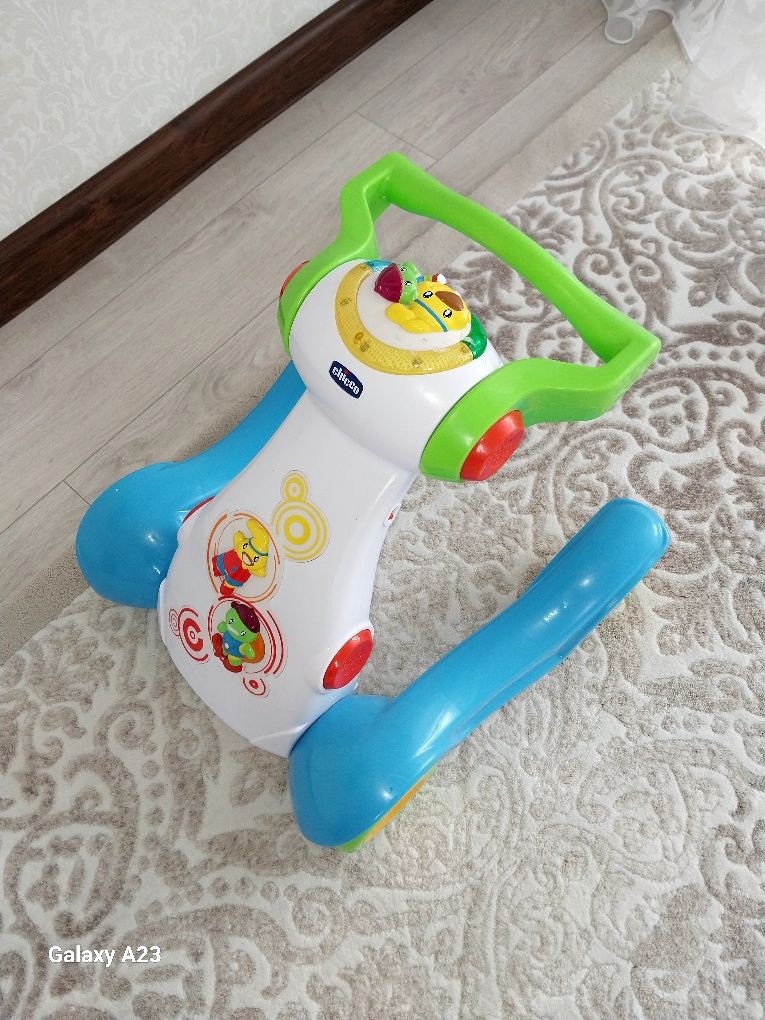 Продаю ходунки Chicco