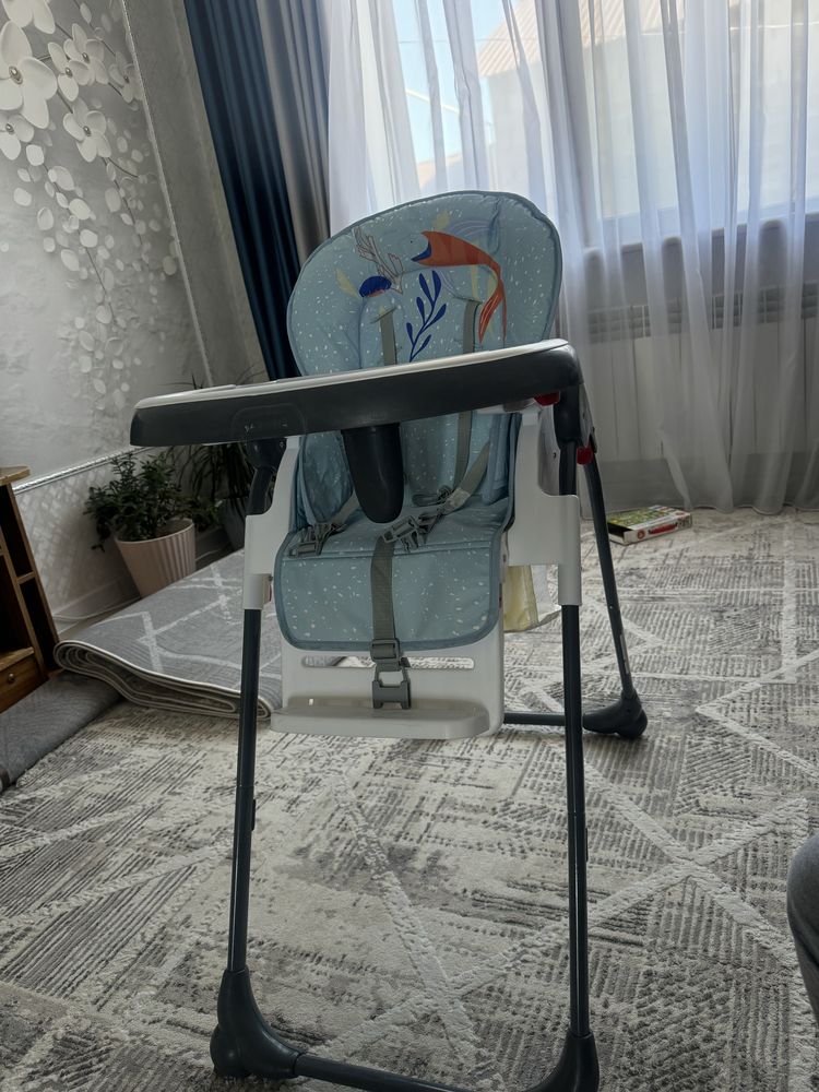Детское кресло..