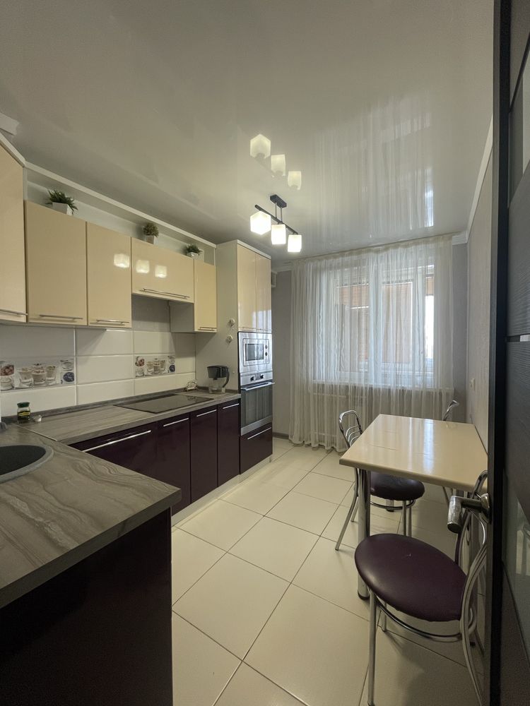 Продается 2х ком. каартира, р-н пл. Республики