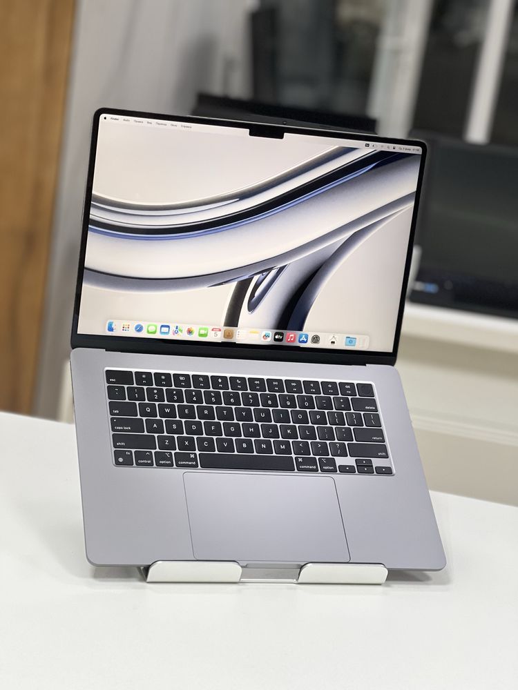 MacBook air 15,3” | M2 | ОЗУ 8Gb | SSD 256Gb | 10 циклов