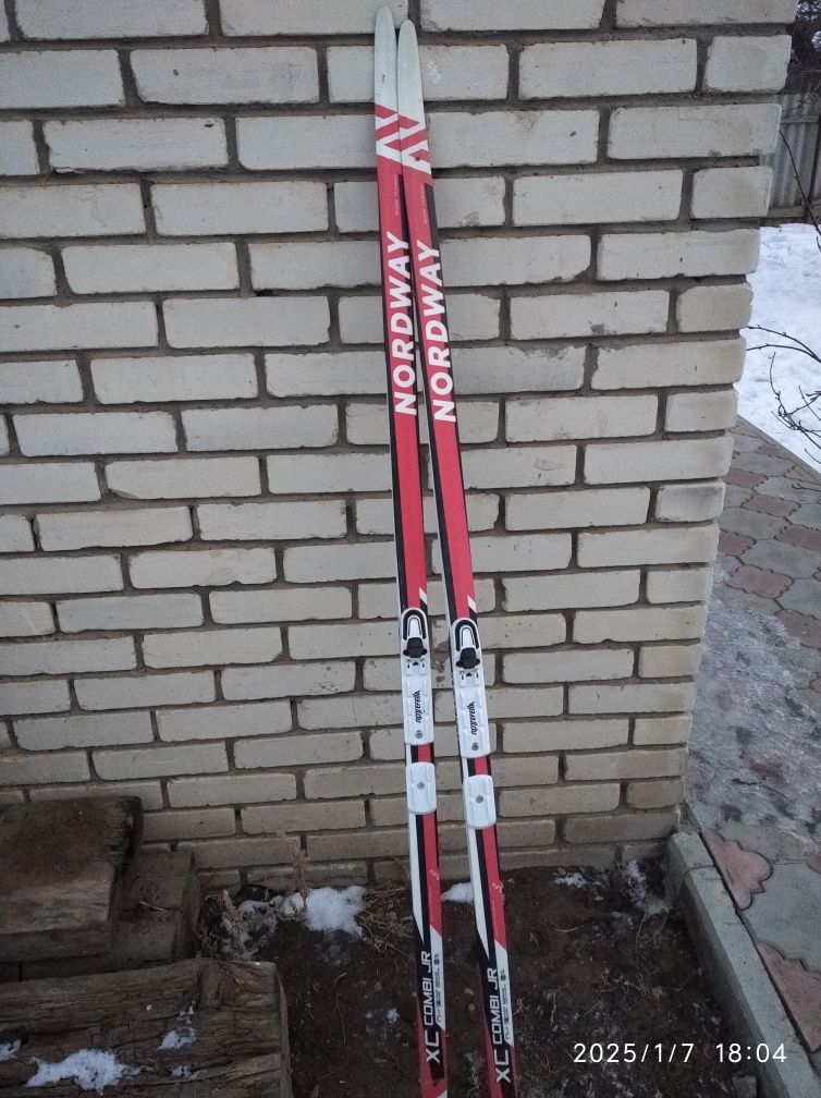 Продам лыжи для подростка