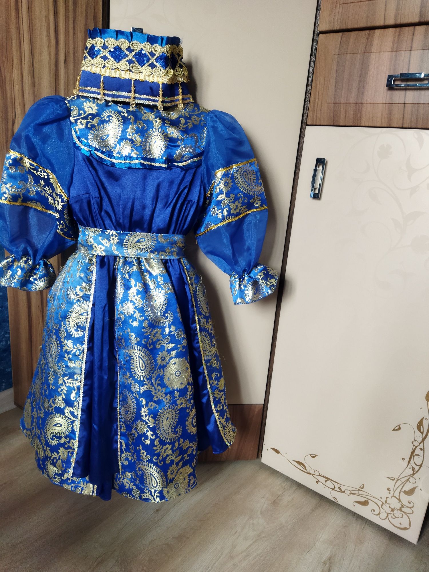Продам русские танцевальные костюмы для девочек