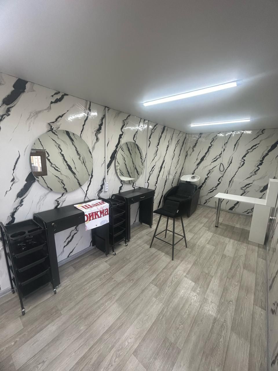 Продам парихмахерскую мебель