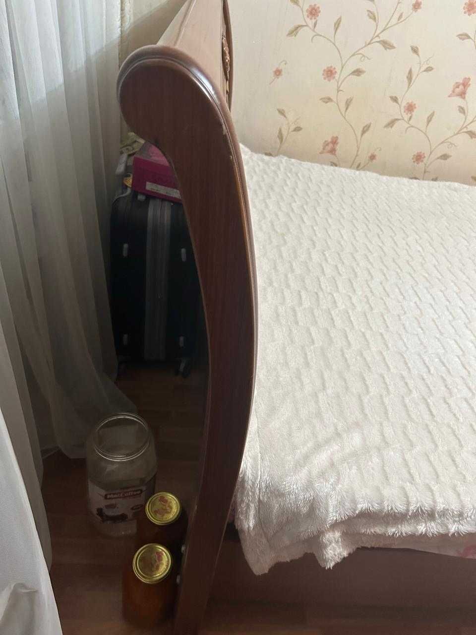 Двуспальная кровать Б/у