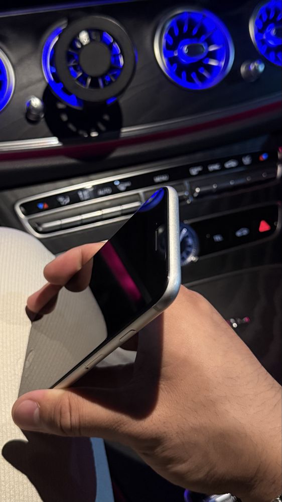 iPhone SE 2020 2 поколение