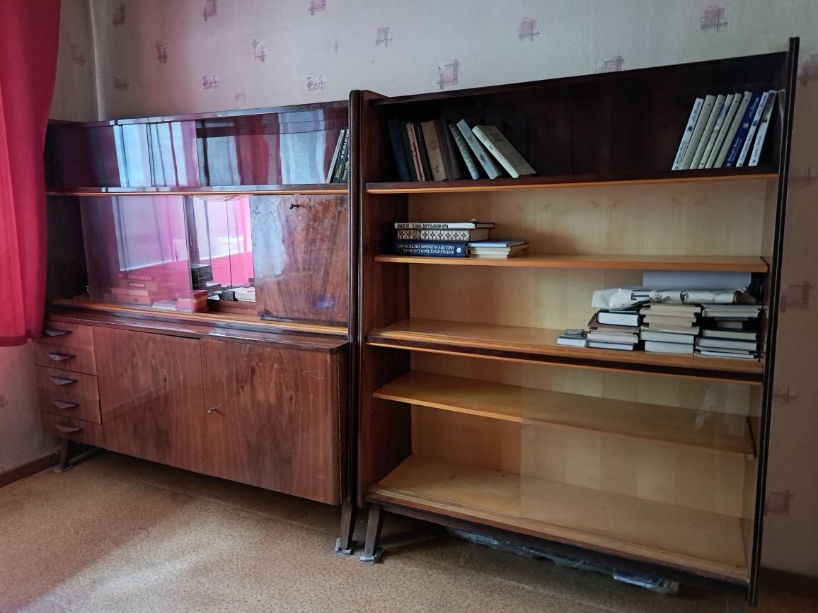 Шкафы для одежды, книг, стенка