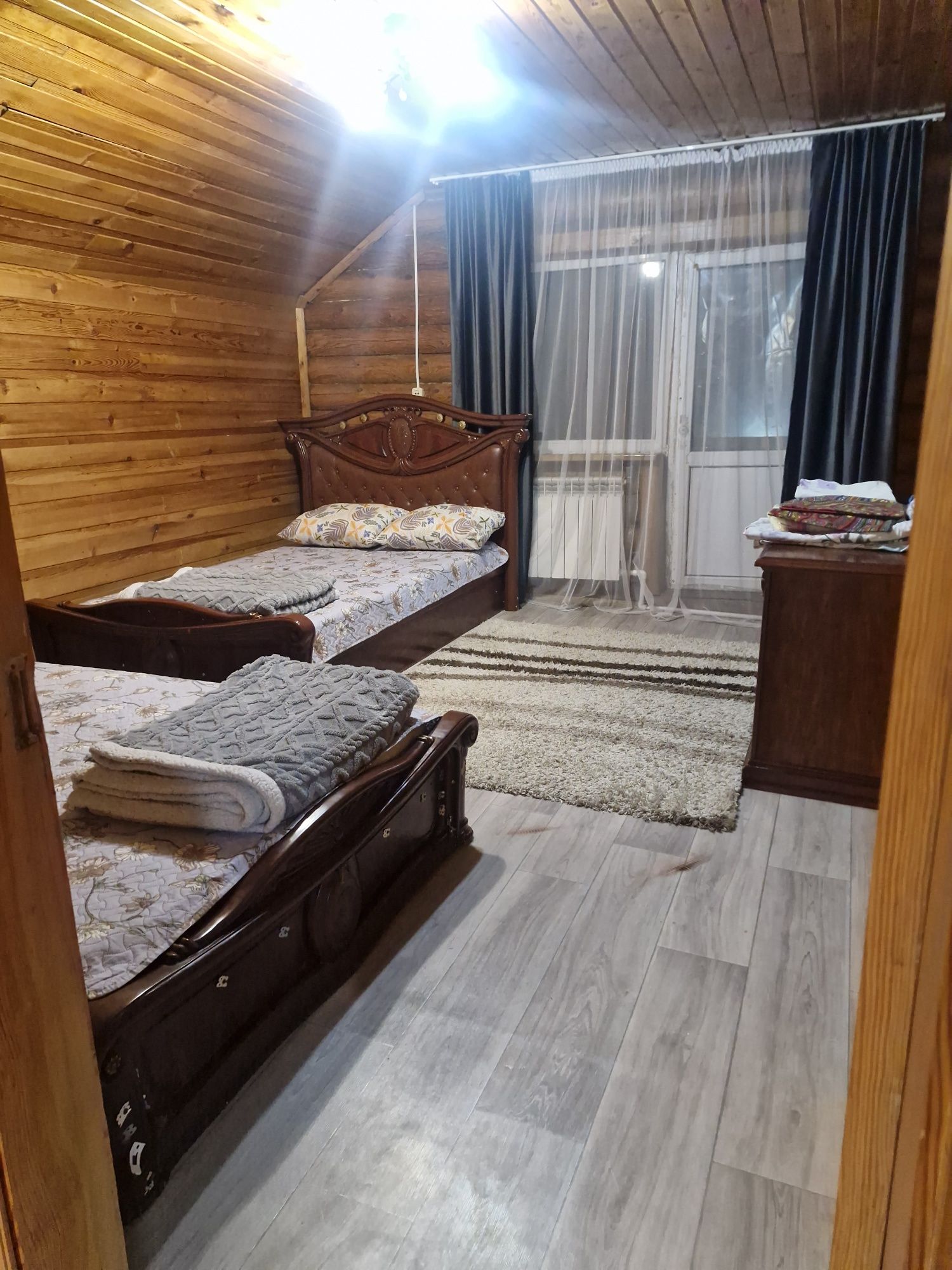Сдам бревенчатый коттедж в центре поселка Бурабай!