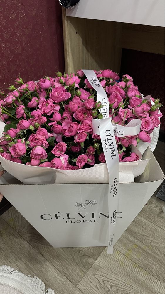 Продам букет от CELVINE за 20тыс очень свежие новые.
