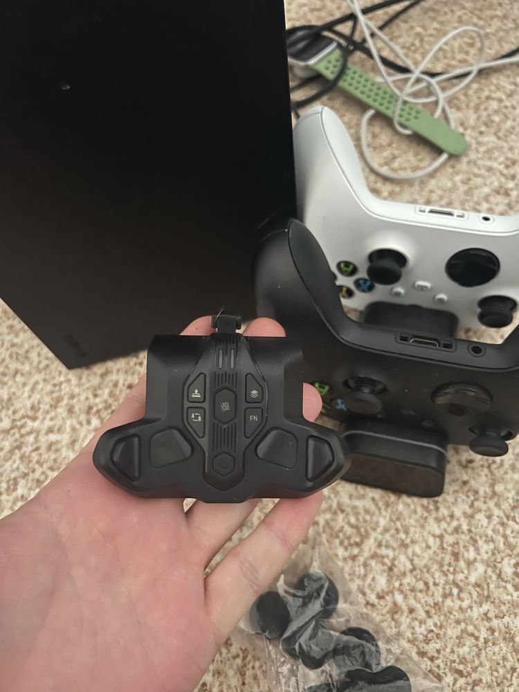 Xbox siries x + 2 геймпада