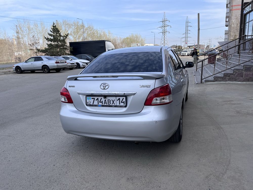 Продам Toyota Yaris в хорошем состоянии