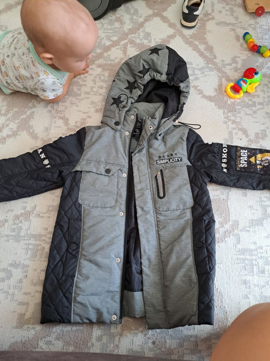 Продам куртки, тёплые штаны ,шапку, желетку детскую