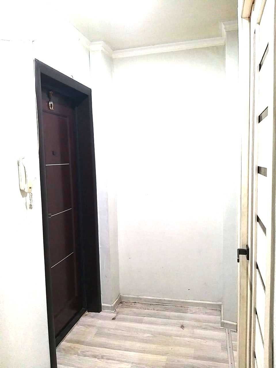 Продам 3-комнатную квартиру 12-микр.