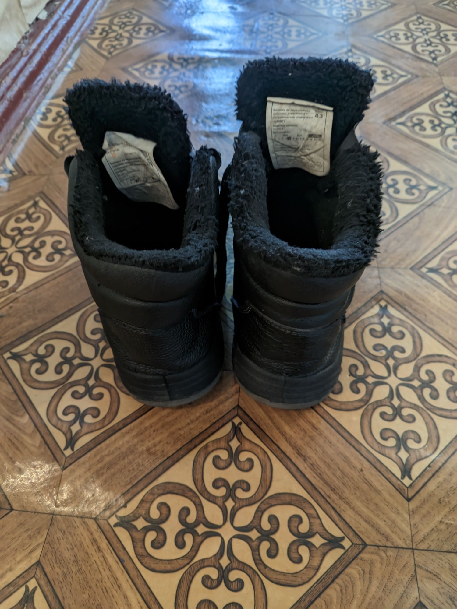 Продам спец обувь