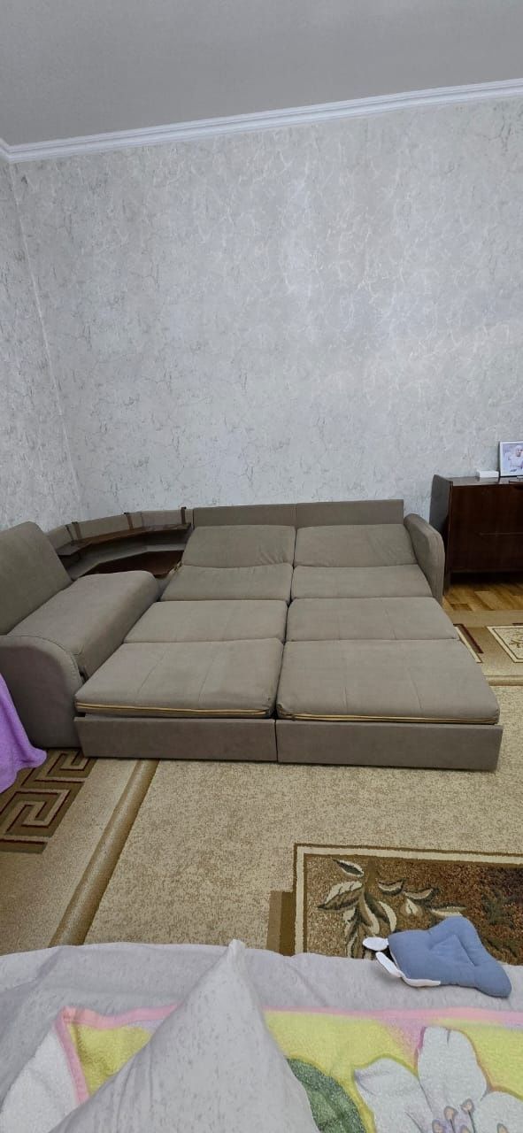 Продам диван раскладной.
