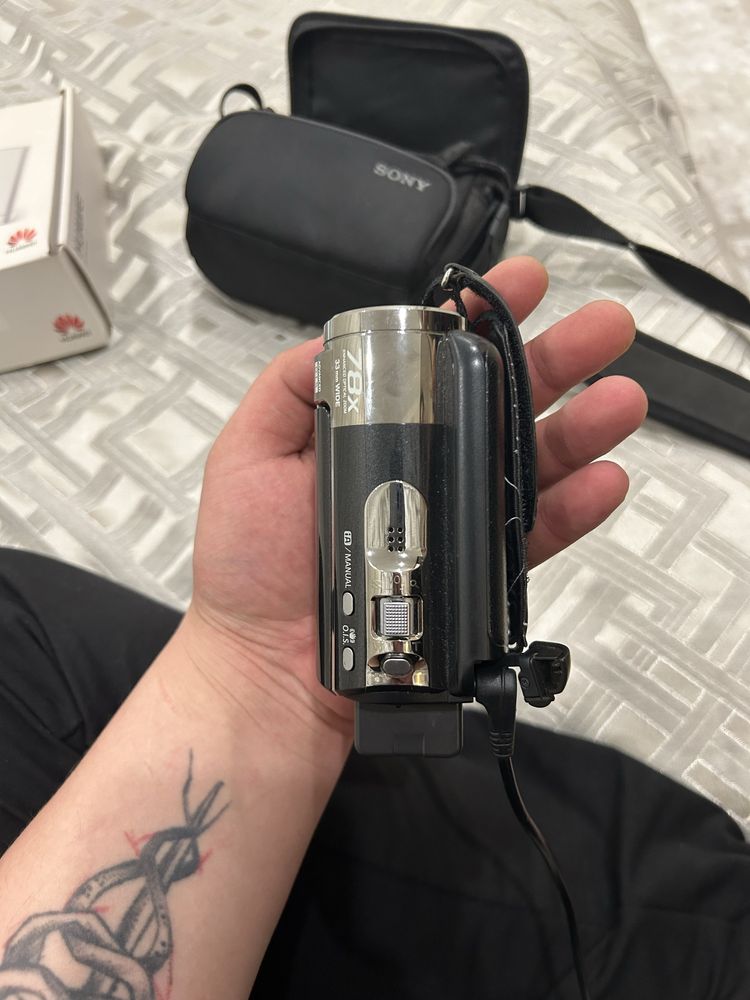 Продам видео камеру Panasonic