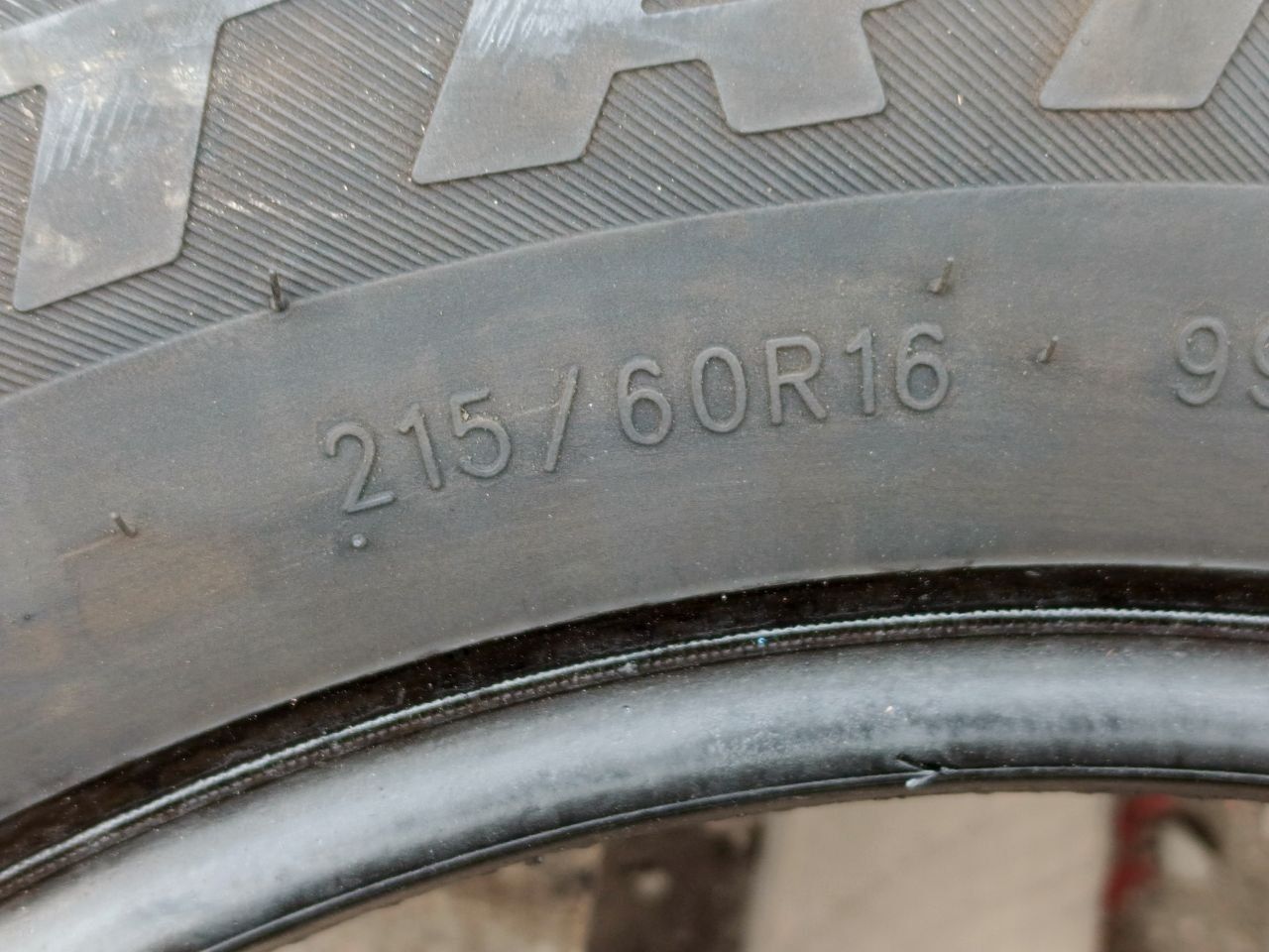 Шины безкамерки комплект 4 шт размер  215/60 R16