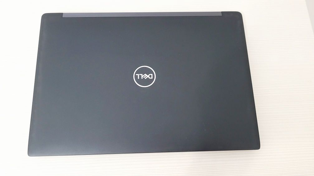 13.3 дюймовый бизнес ноутбук Dell  Latitude 7390