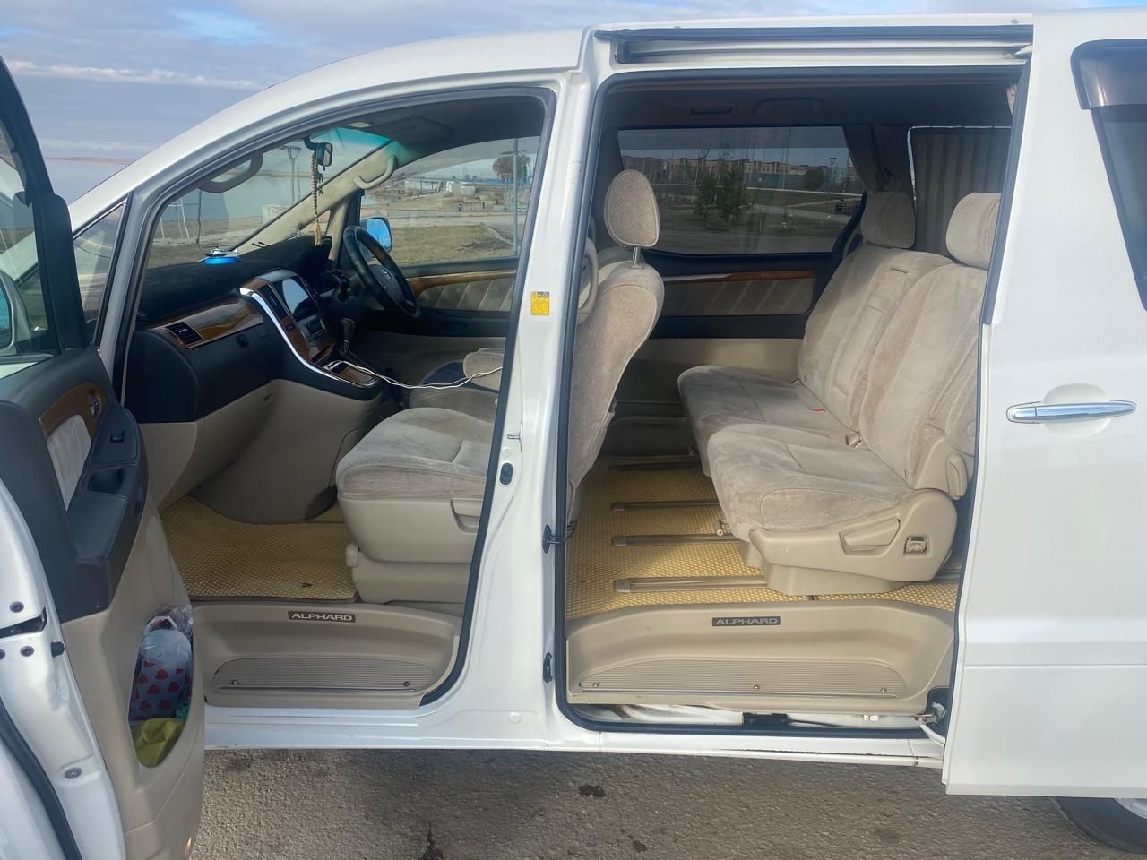 Продам Toyota Alphard