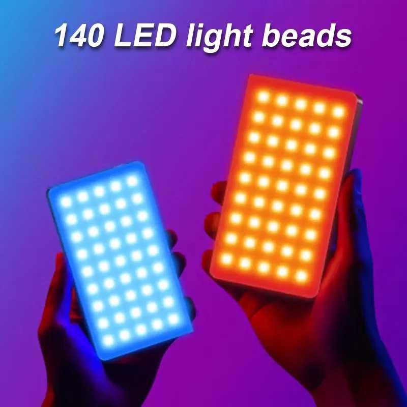 Портативный RGB видеосвет с креплениями и чехлом для переноски.