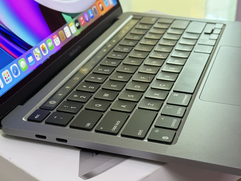 Идеал Apple MacBook Pro 13 M1 Chip 2022/Макбук Про 13 М1 2020 мощный