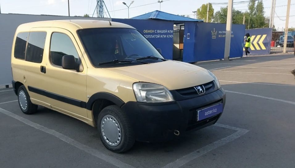 Башажник peugeot partner задняя дверь