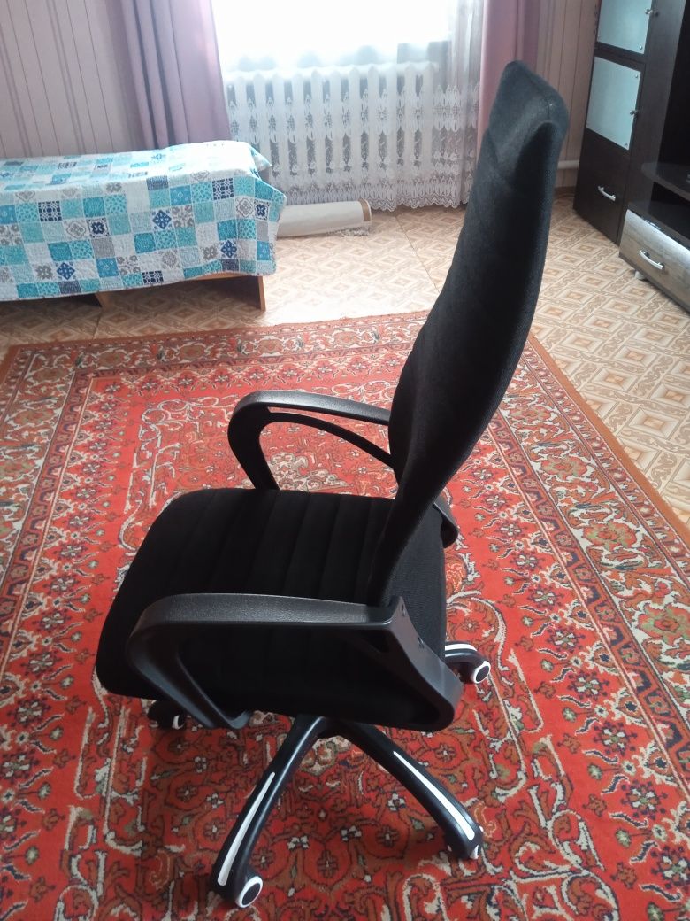 Кресло офисное продам
