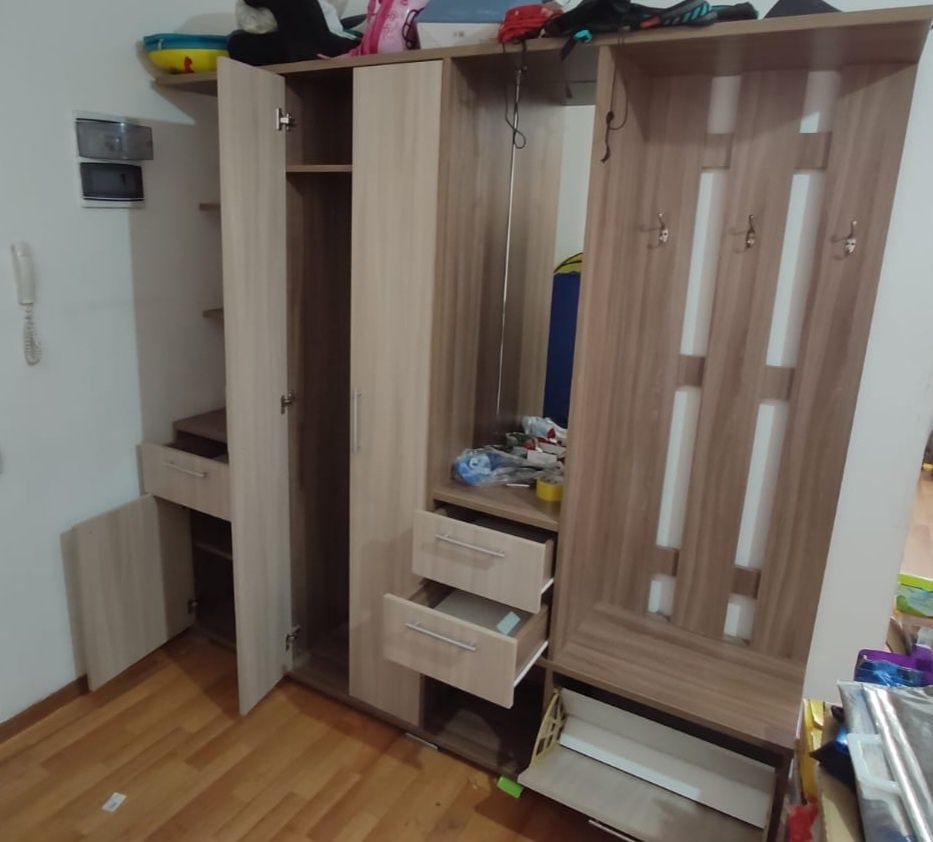 Прихожая, почти новая Россия