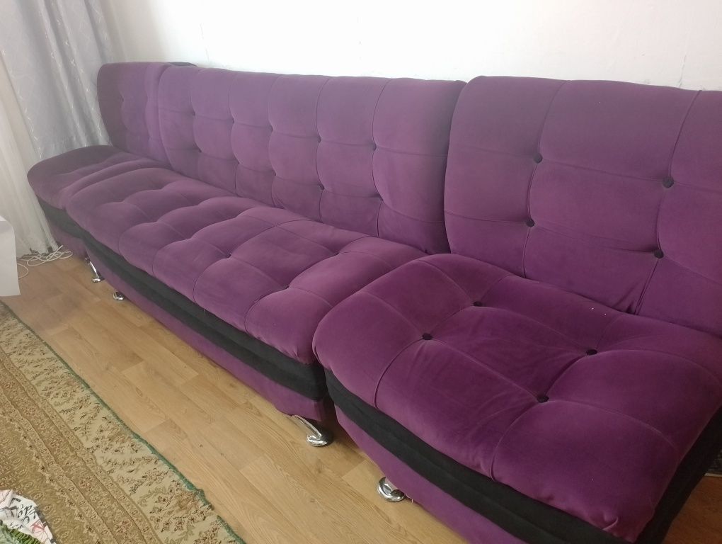 Продам диван с креслами