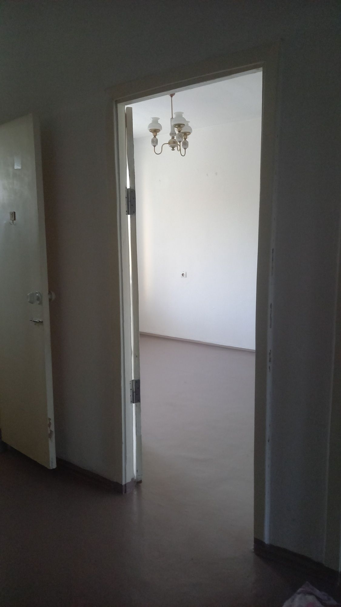 Продам 2 комнатную в Таразе